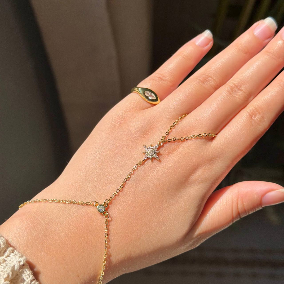 STAR LOBE HAND CHAIN