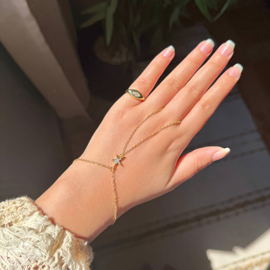 GOLD STAR HAND CHAIN
