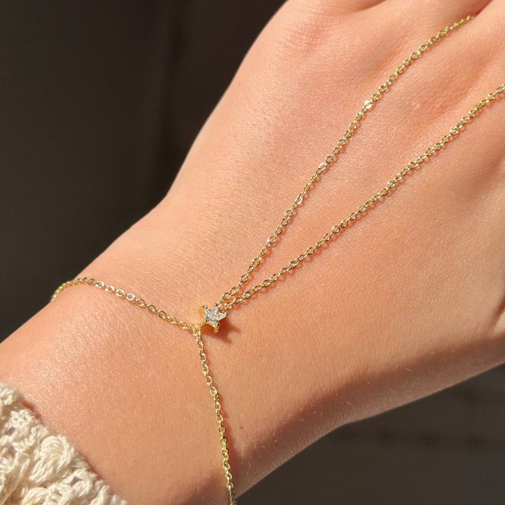 TINY STAR HAND CHAIN