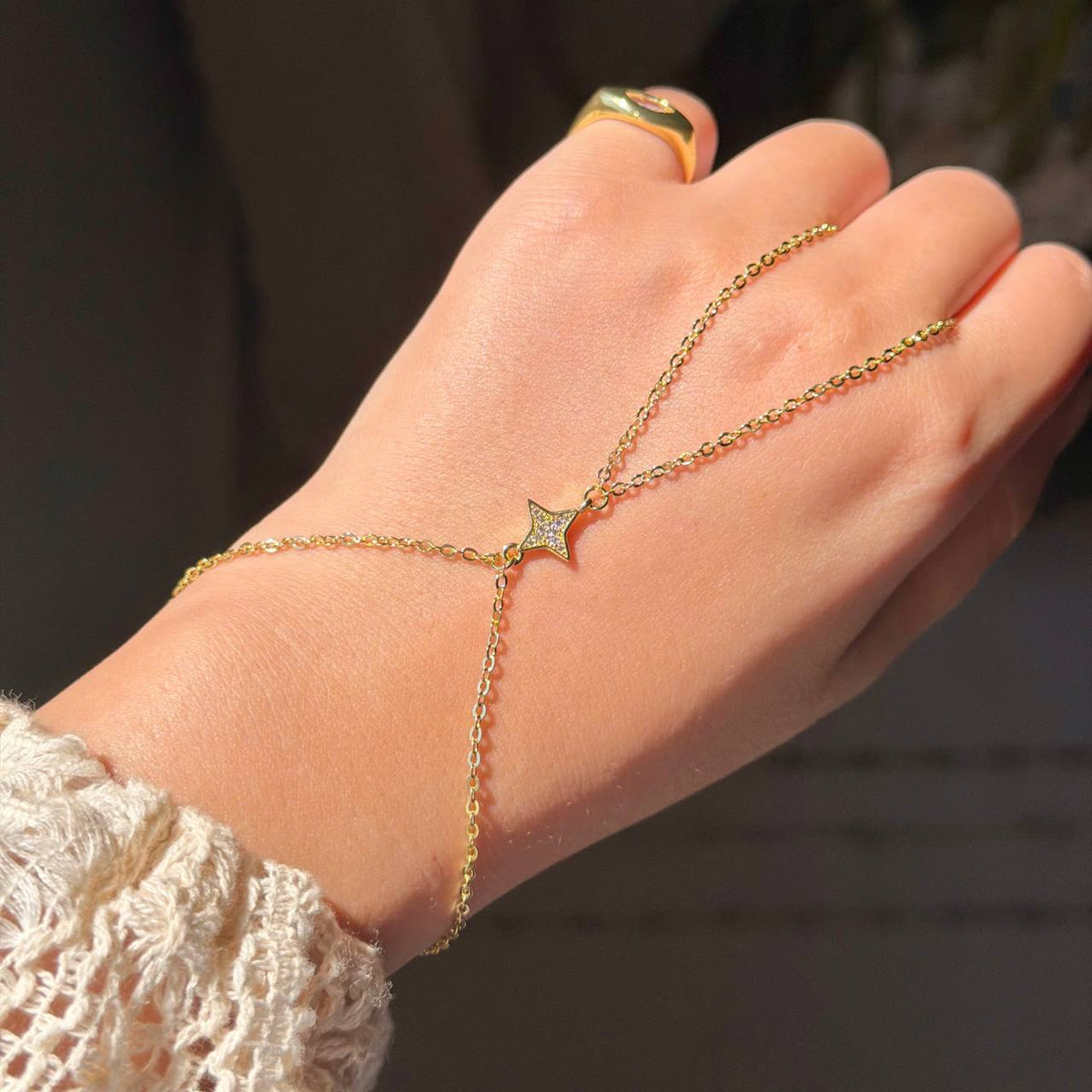 SPARKLE HAND CHAIN
