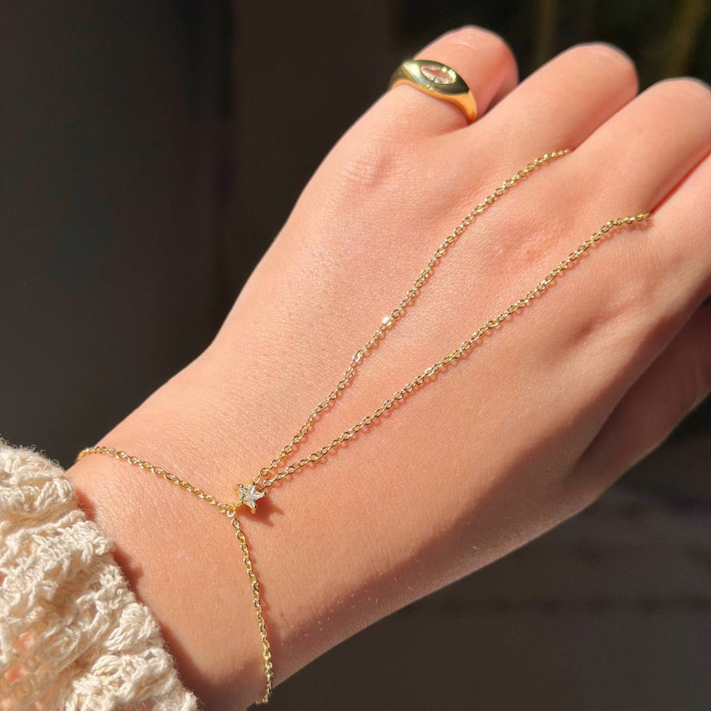 TINY STAR HAND CHAIN