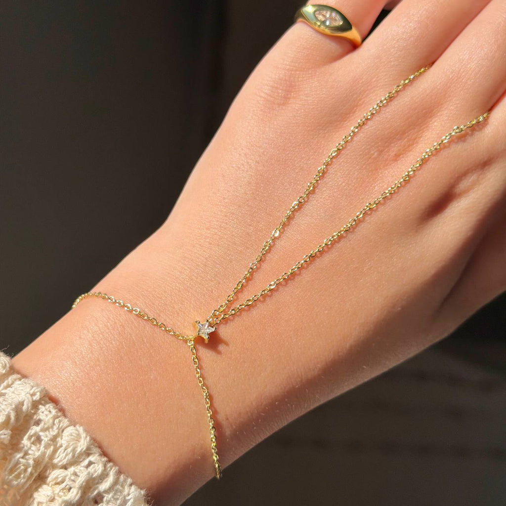 TINY STAR HAND CHAIN