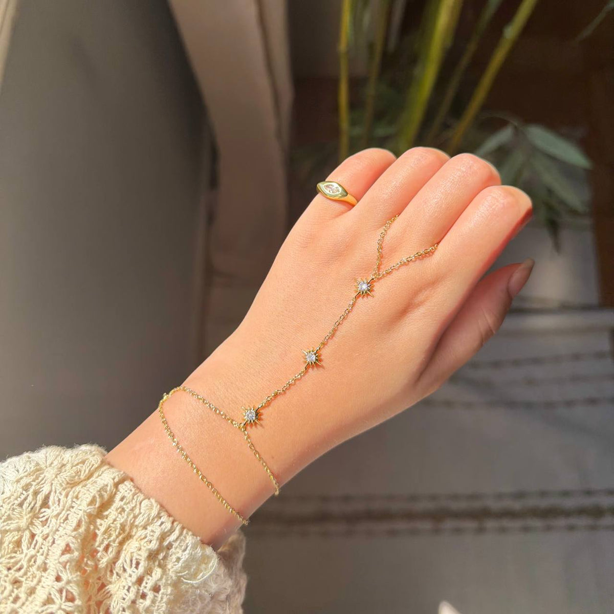 SUNFLOWER HAND CHAIN