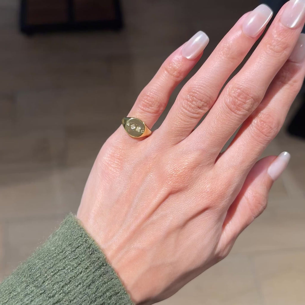 SMALL DIAMOND STONE PINKY RING