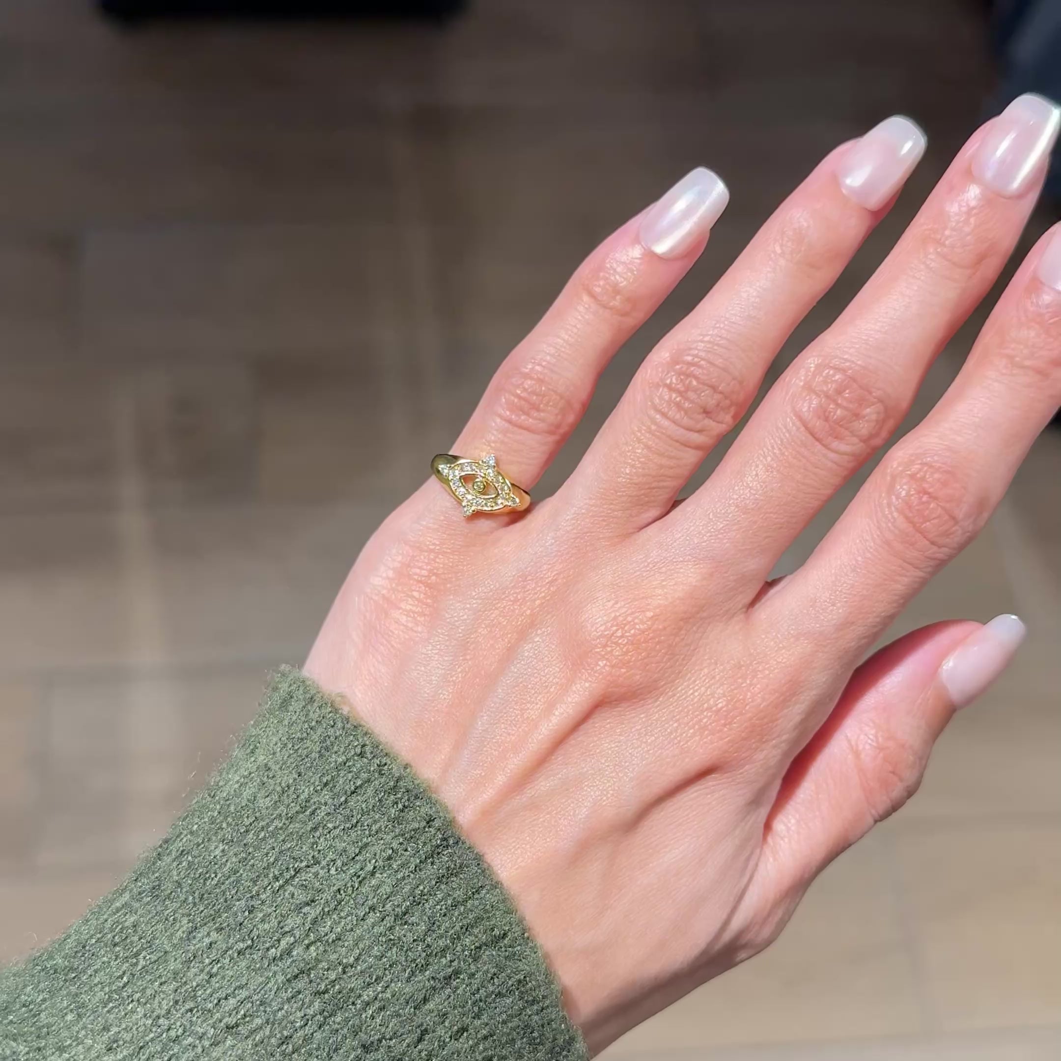 LUXE EYE PINKY RING