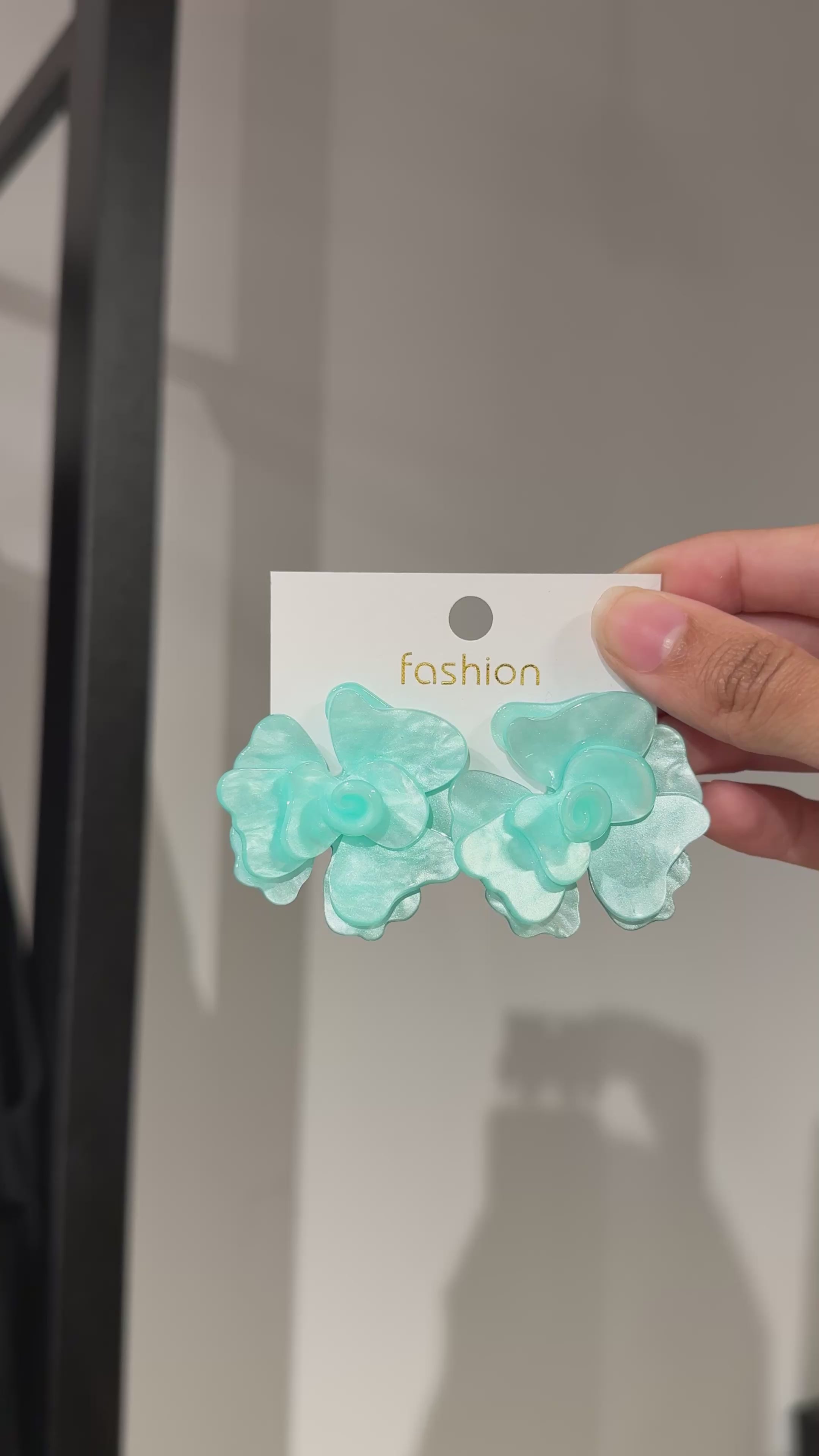 Marble flower earring