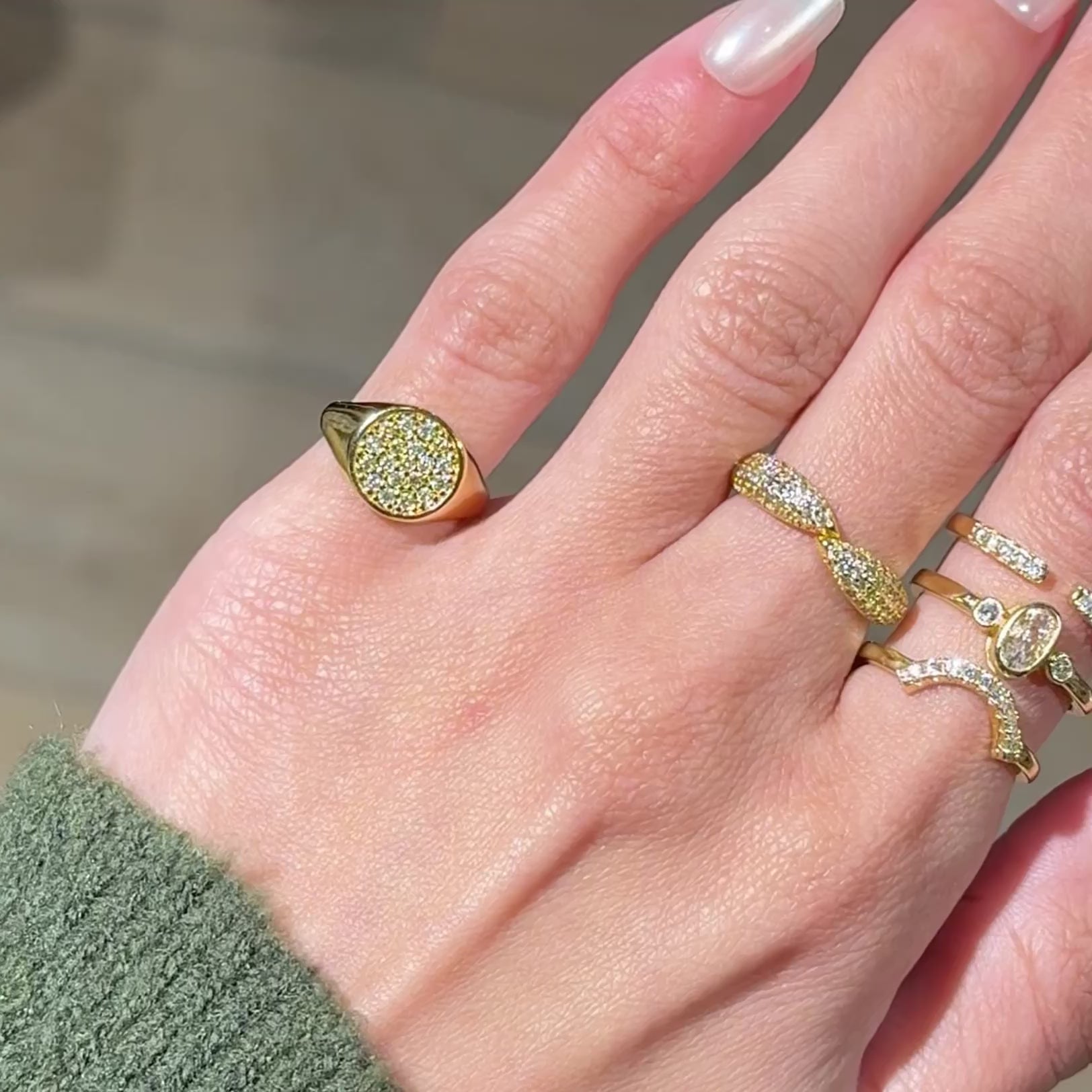 STARY CIRLCE LINKY RING