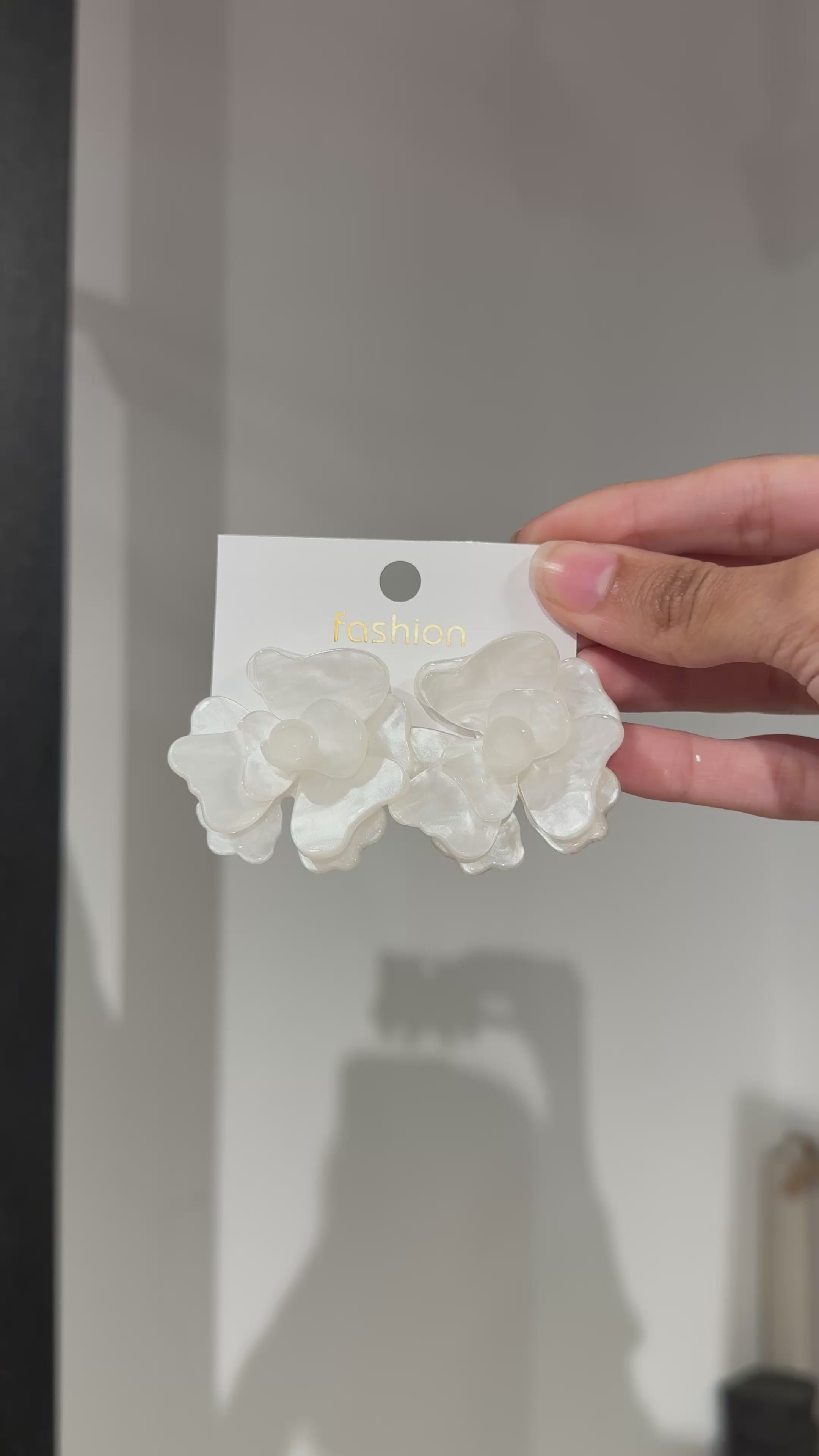 Marble flower earring