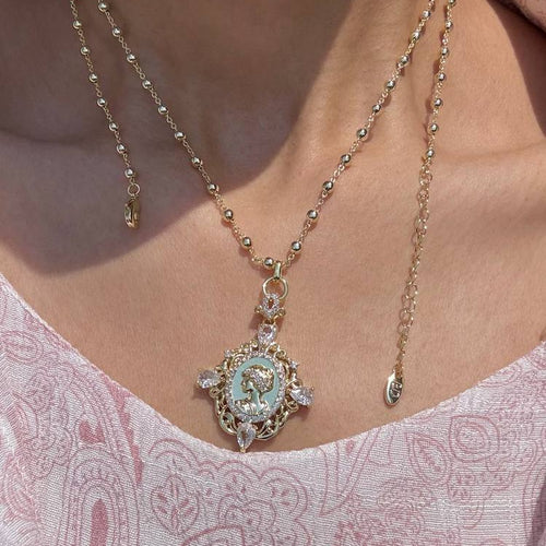 ARIANA NECKLACE
