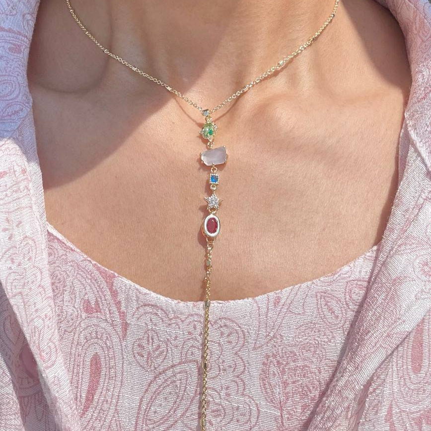 VÈRRA NECKLACE