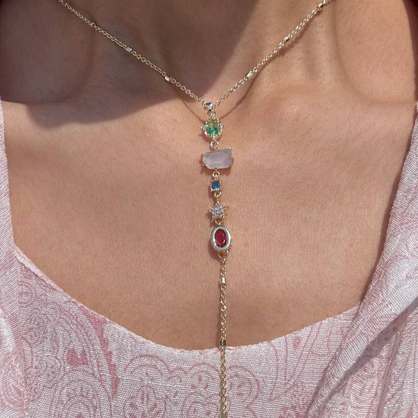 VÈRRA NECKLACE