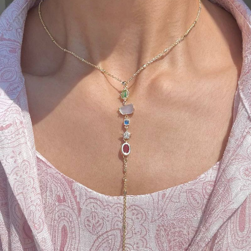 VÈRRA NECKLACE
